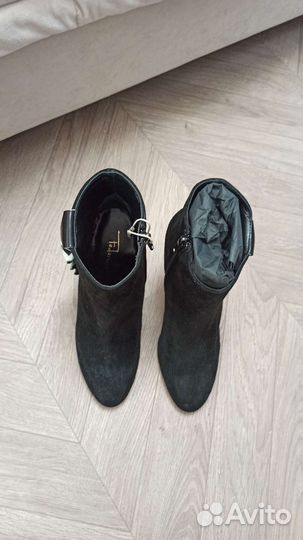 Ботинки натуральная замша 35 размер