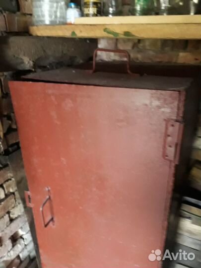 Сейф, ящик, шкаф