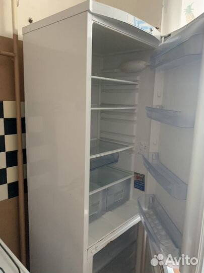 Холодильник indesit