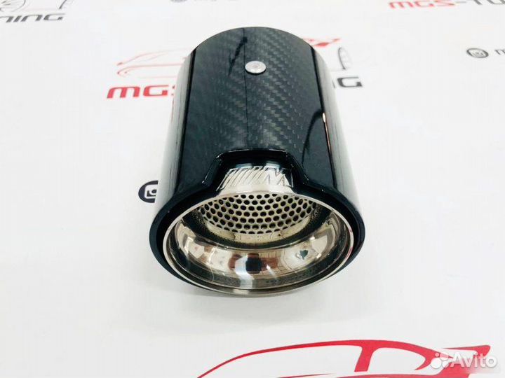 Насадка BMW M карбон c перфорацией одинарная 70 мм