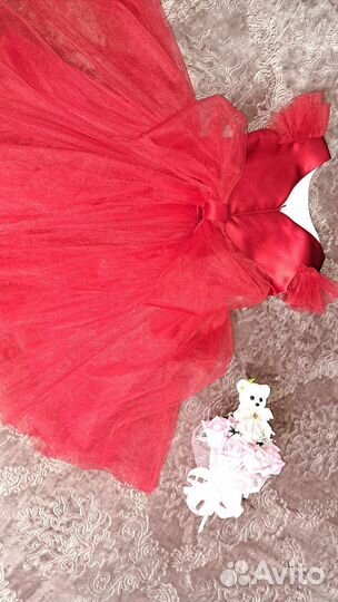 Нарядное платье для девочки 110/116
