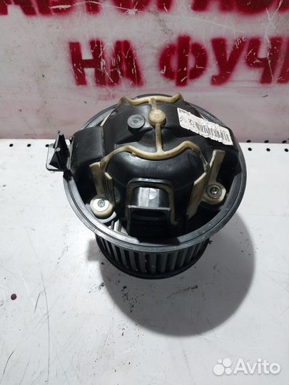 Моторчик печки пежо 308