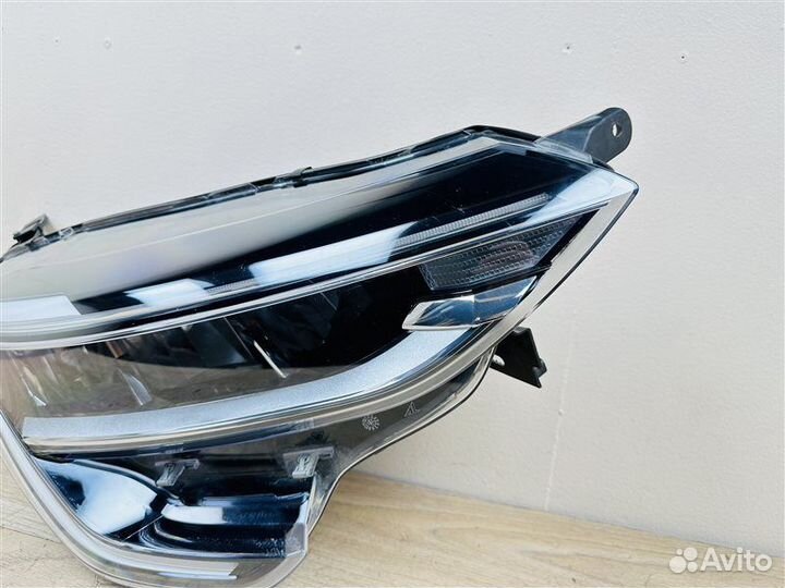 Фара передняя правая Renault Arkana 2019-Н.в