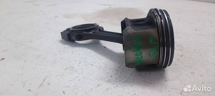 Поршень с шатуном Мерседес