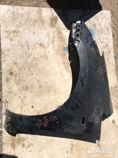 Крыло Toyota Wish ZNE10/ZNE14