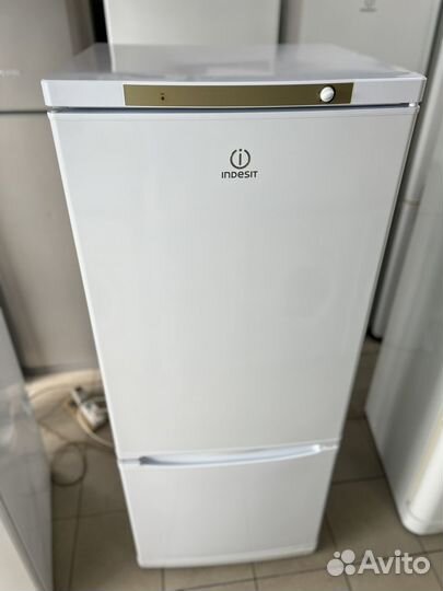 Холодильник indesit