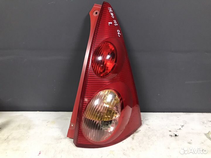 Фонарь правый Peugeot 107