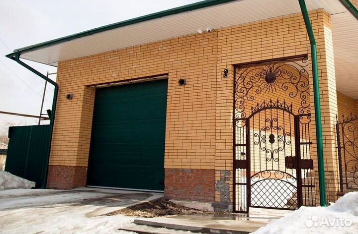 Секционные ворота