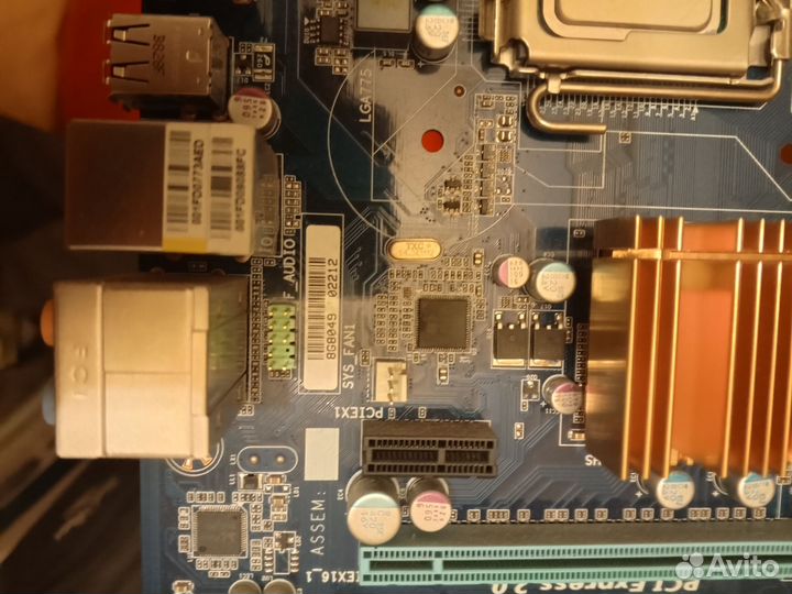 Материнская плата с процессором и памятью