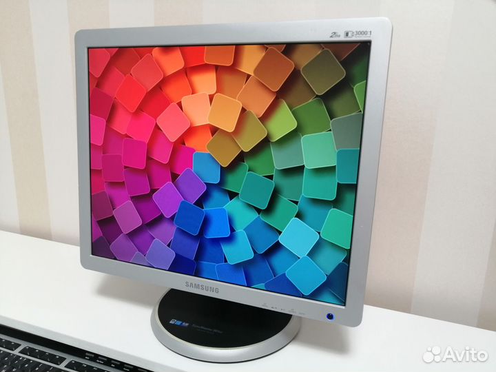 Монитор Samsung SyncMaster 961Bf