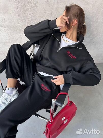 Костюм женский