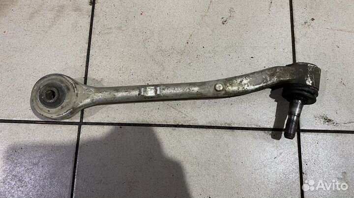 Рычаг поперечный передний правый BMW 7 E38