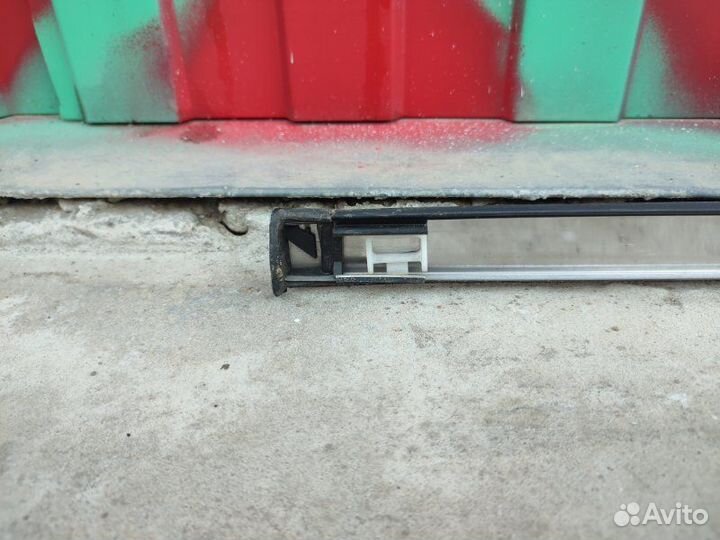 Молдинг на крышу правый Nissan Dualis NJ10-049131