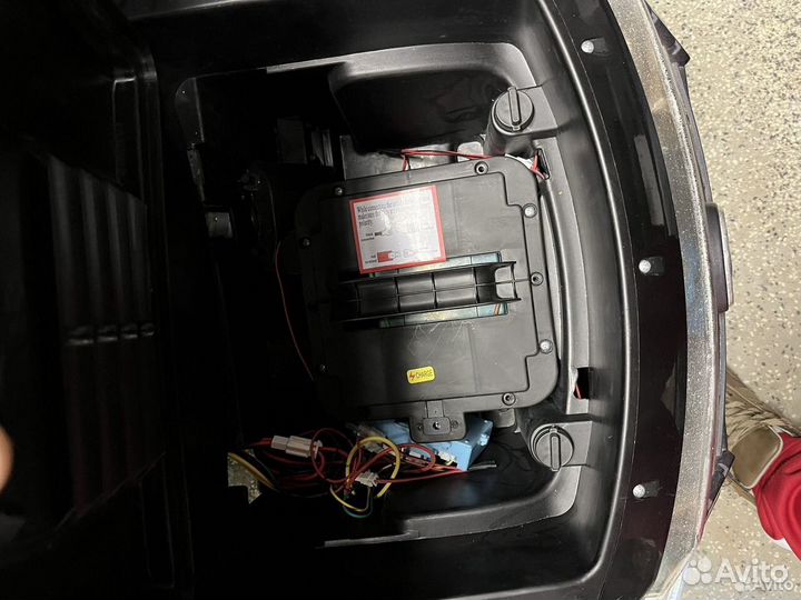 Продам детский электромобиль 4wd