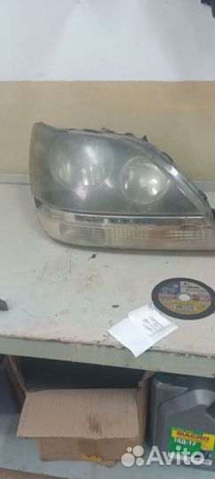 Toyota harrier фара