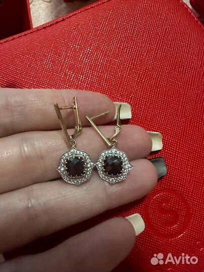 Золотые серьги