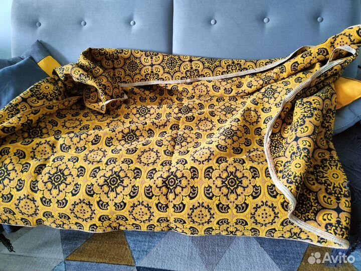 Пледы и покрывало