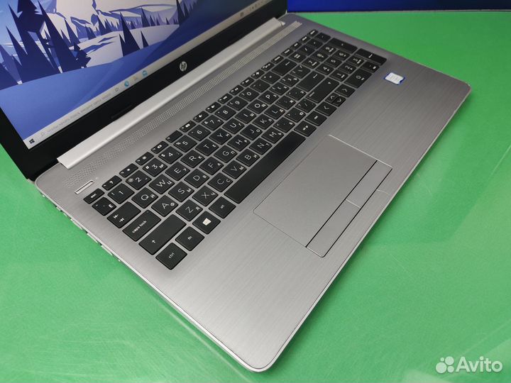 Ноутбук HP i7/6gb/256Gb