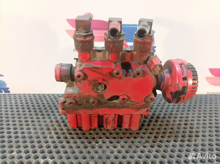 Кран уровня пола главный