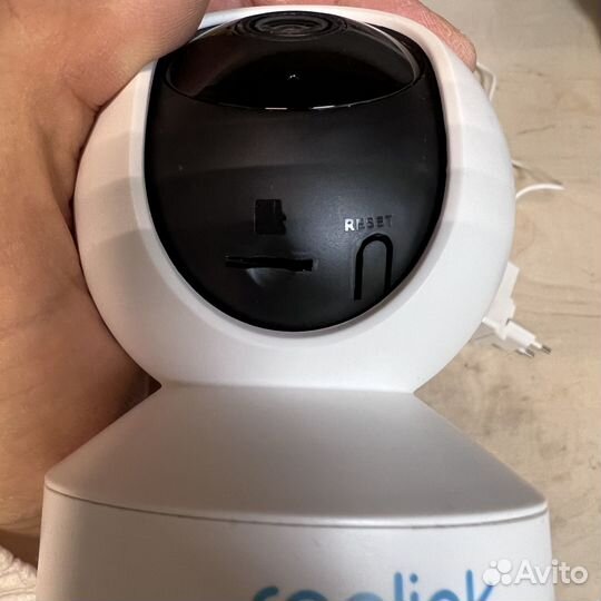 Поворотная Wi-Fi камера Reolink E1