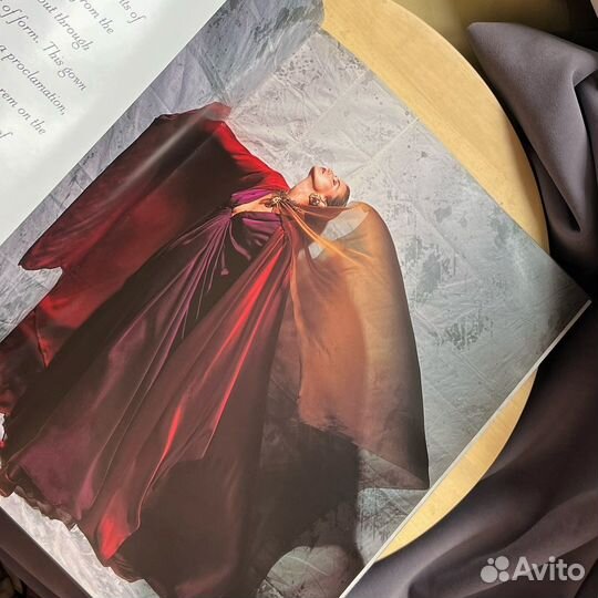 Винтажная книга о высокой моде., 1999 г