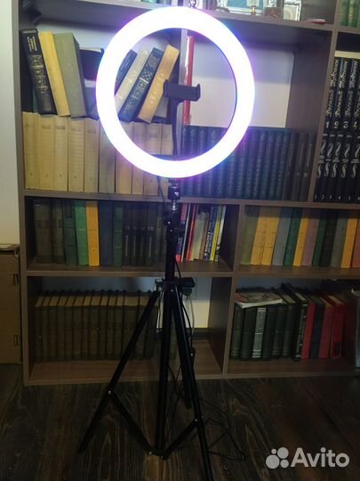 Светодиодная кольцевая лампа