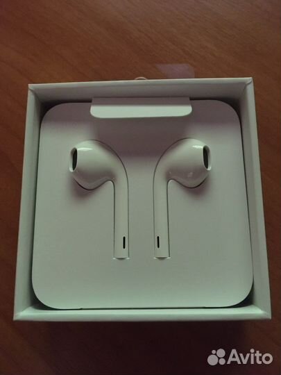 Apple гарнитура