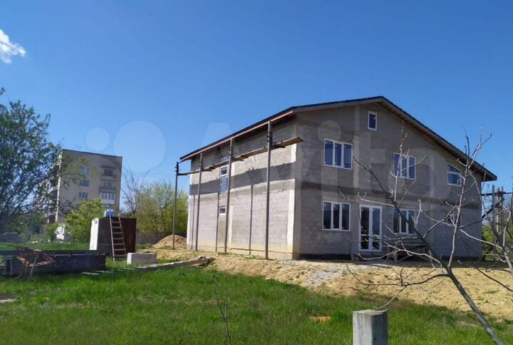 Дом 297 м² на участке 8 сот.