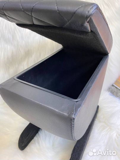 Подлокотник на Skoda Yeti