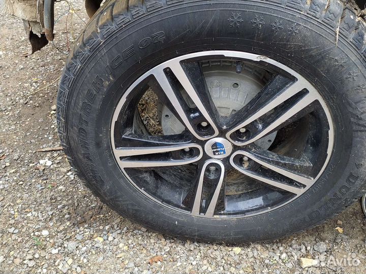 Диски в сборе с резиной. Шевроле Нива