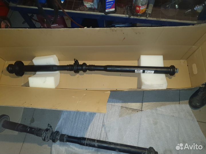 Карданный вал Volkswagen Touareg 7P0521102R