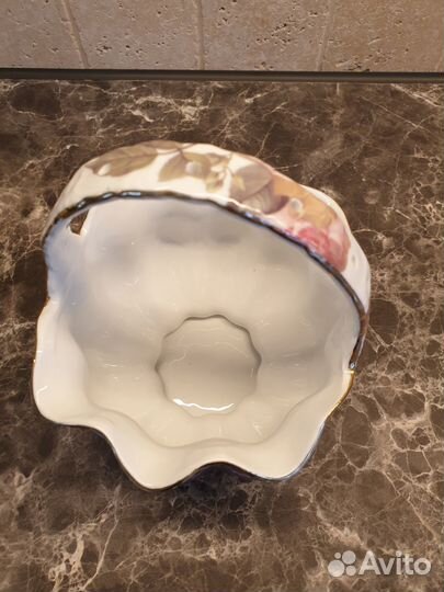 Ваза конфетница с ручкой Роза Фарфор