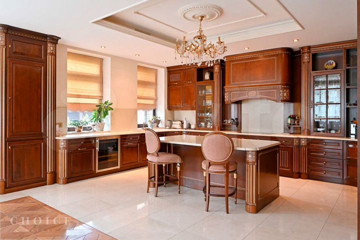 Коттедж 870 м² на участке 22 сот.