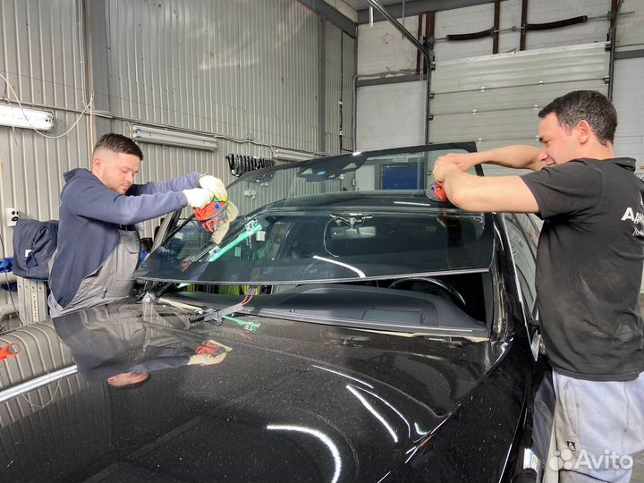 Молдинг лобового стекла (Подложка)