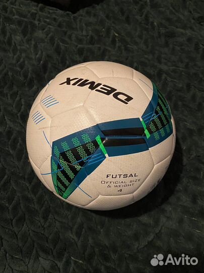 Футбольный мяч Demix