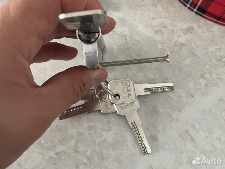 Цилиндровый механизм (личинка) с вертушком 90 см