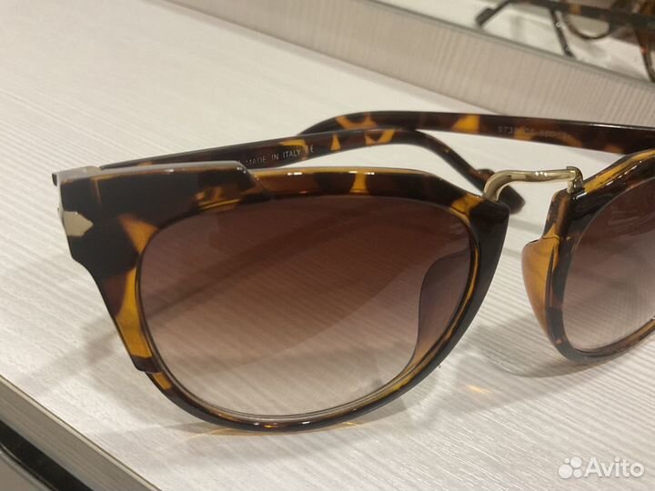 Солнцезащитные итальянские очки fendi