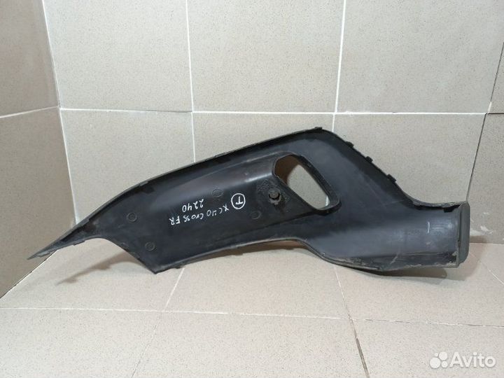 Накладка переднего бампера правая Volvo V40