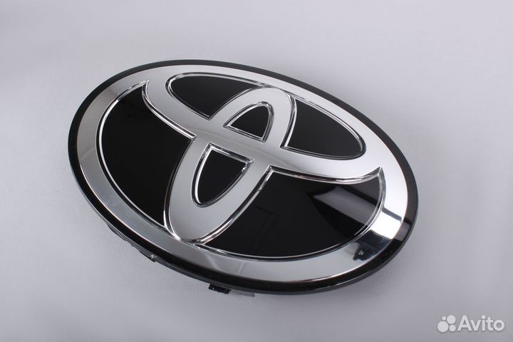 Эмблема в решетку Toyota Land Cruiser 200 с16г