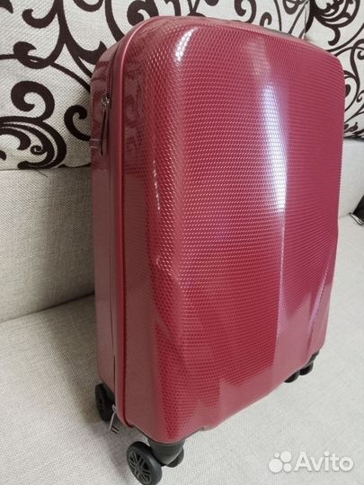 Чемодан на колесах ручная кладь