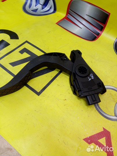 Педаль газа передняя левая Audi A5 купе 3.2 cala