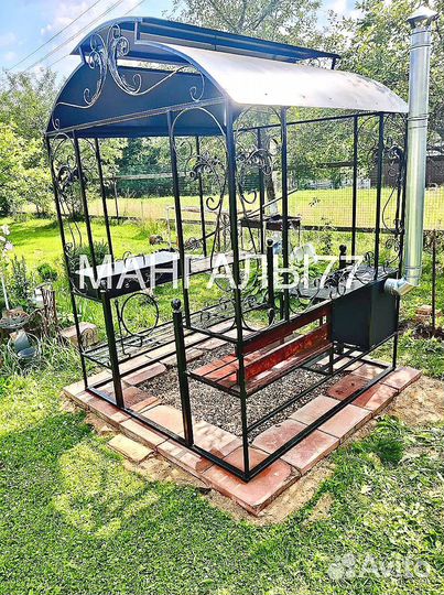 Мангал с крышей