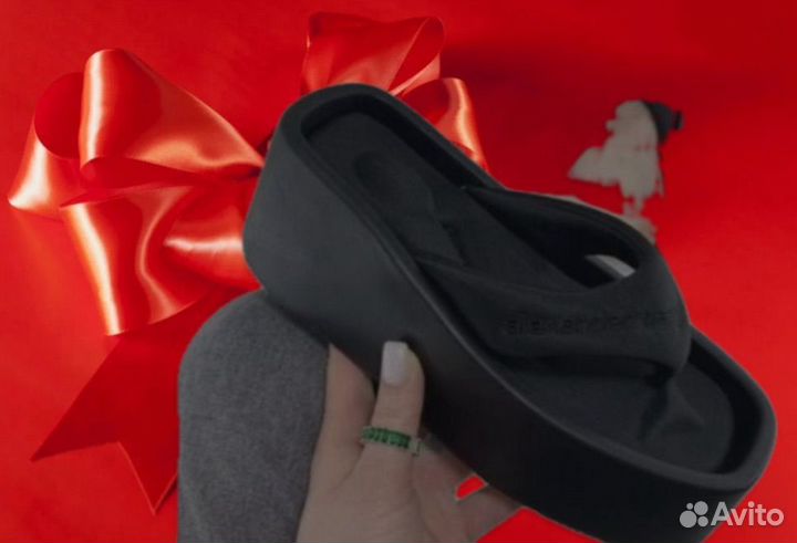 Шлепки на платформе