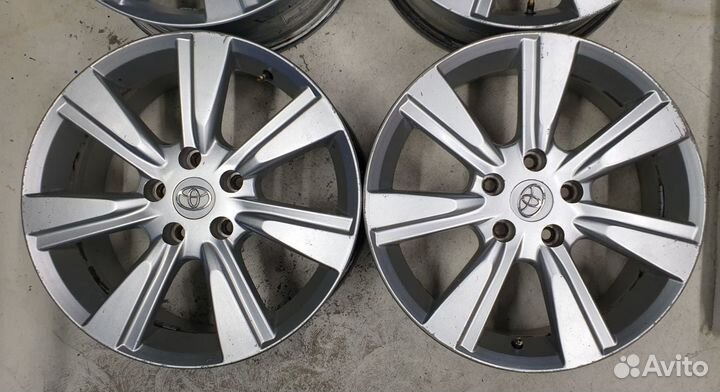 Литые диски на Toyota Rav4 R17 5x114,3