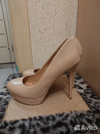 Туфли женские 37 размер бежевые