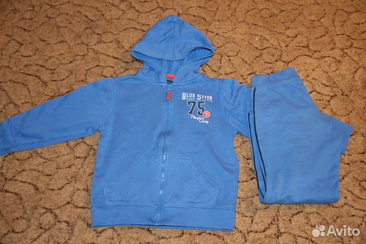 Спортивный костюм