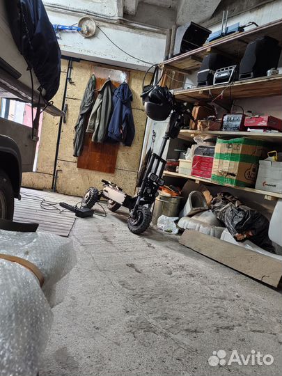 Электросамокат трехмоторный