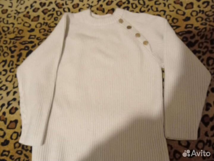 Свитер женский