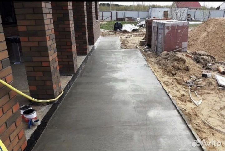 Бригада строителей