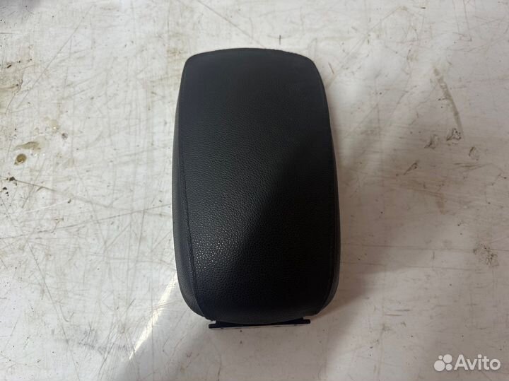 Крышка подлокотника Kia sportage 2 2005-2010
